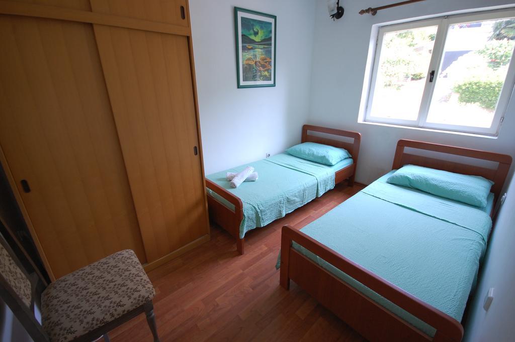 Apartment Mladan By El-Pi Tours Нивице Экстерьер фото