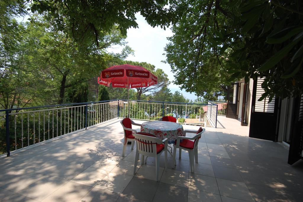 Apartment Mladan By El-Pi Tours Нивице Экстерьер фото